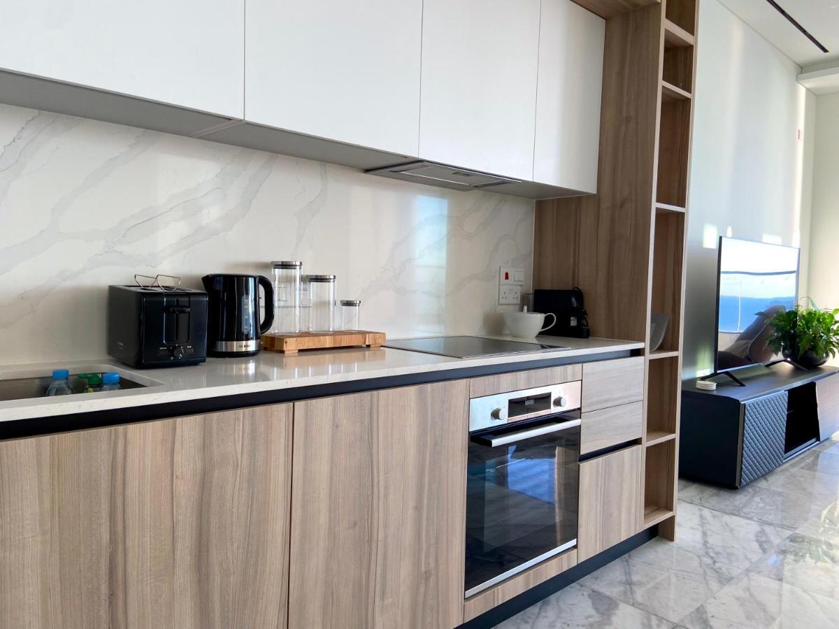 Luxury Private Apartments - Лимасол Екстериор снимка