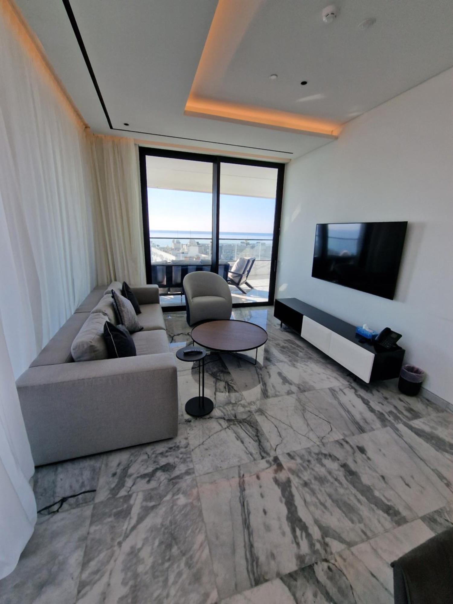 Luxury Private Apartments - Лимасол Екстериор снимка